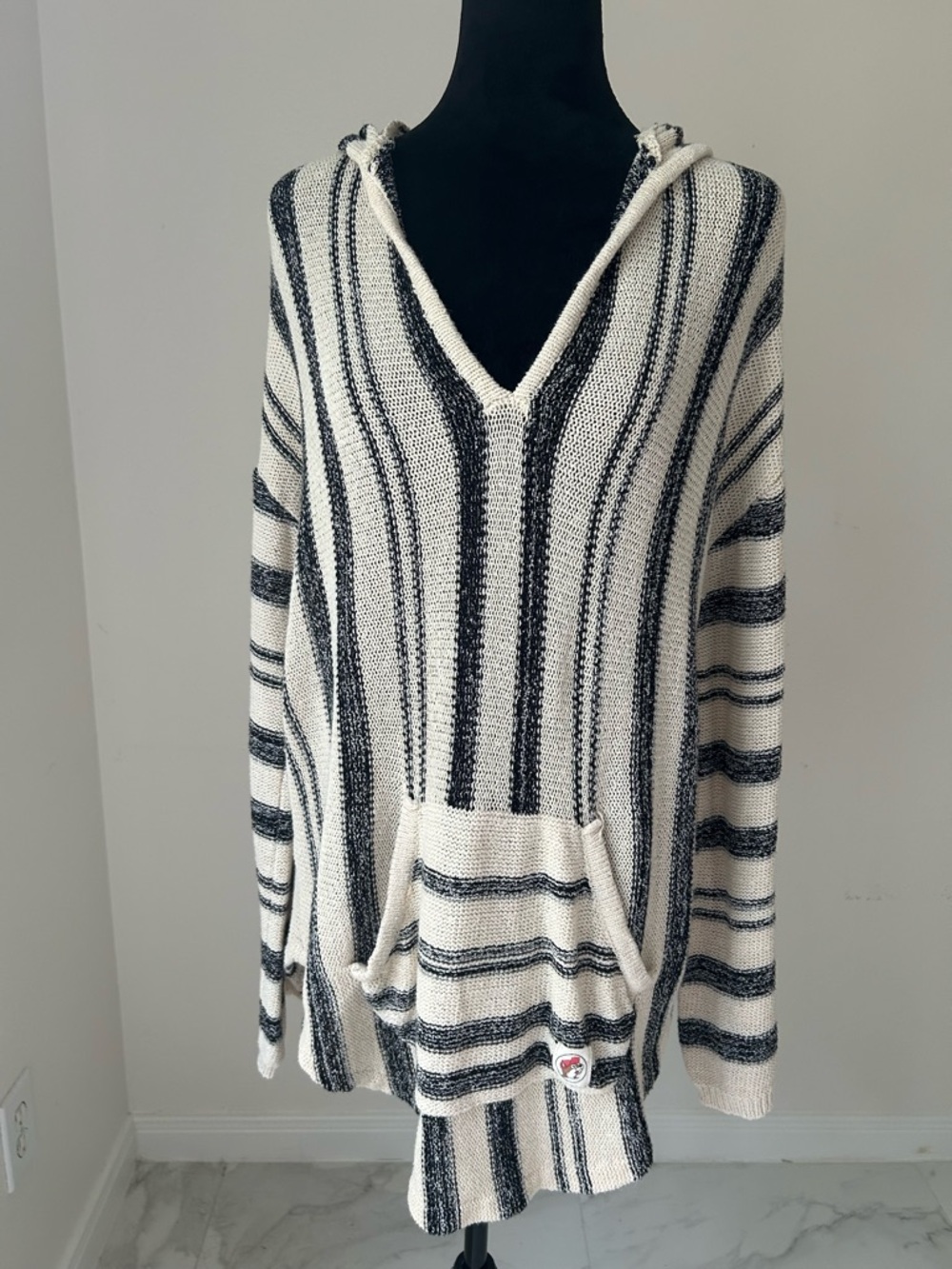 Buc-ee’s Baja Style Hooded Poncho Sweater Tunic - Cream & Black, Size M, Unisex